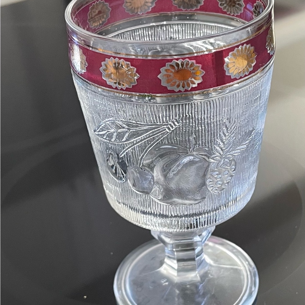 Vintage Set of 4 Burgundy Gold Trim Berries Cardinal Glasses